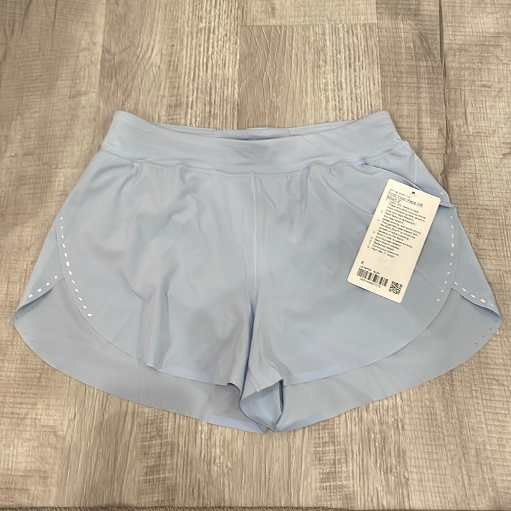 Lululemon Find Your Pace HR Short 3” in Blue Linen Size 6